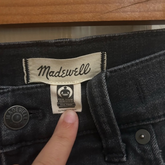 Madewell Black Midrise Kick Out Jeans - Picture 4 of 6